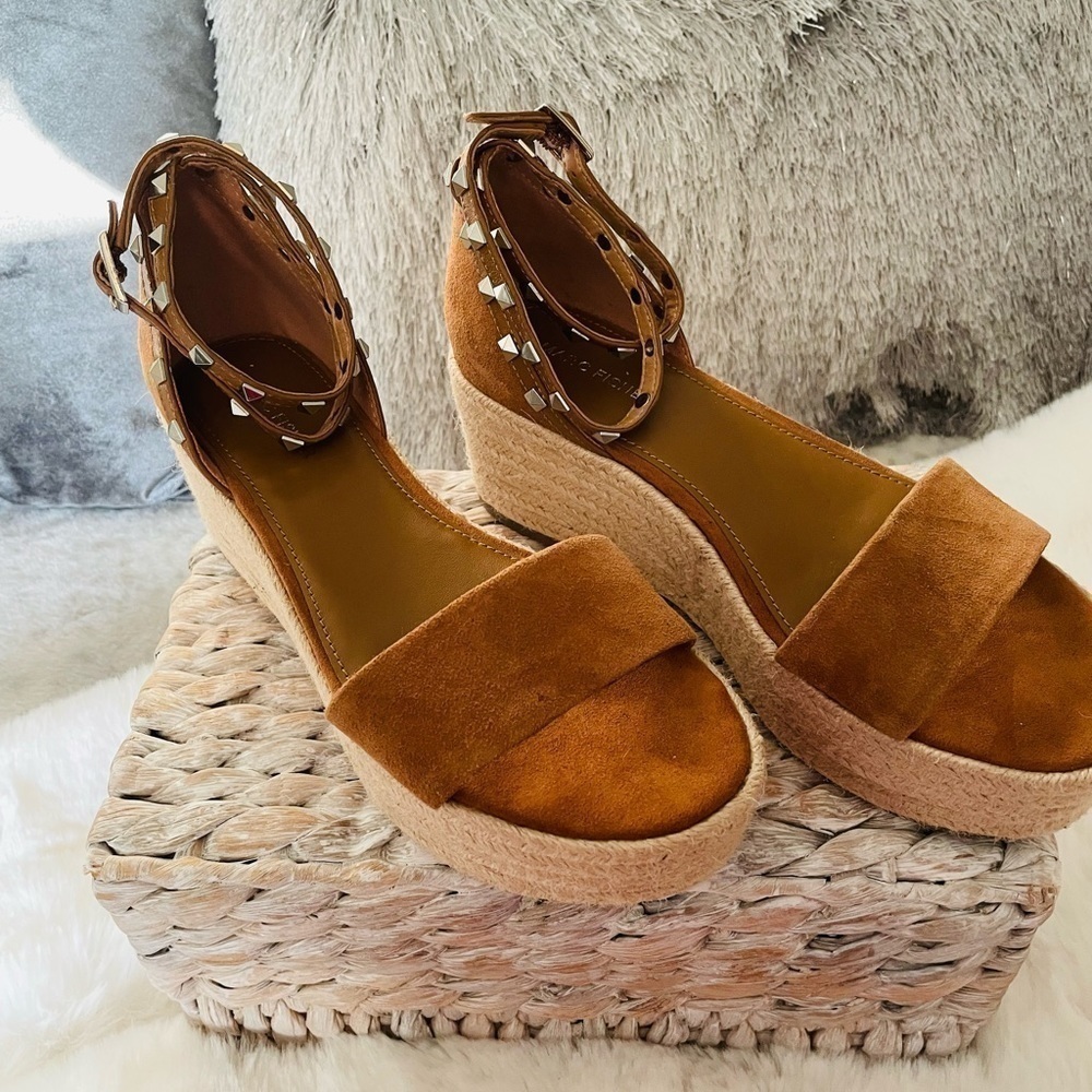 MARC FISHER BROWN SUEDE SANDALS WITH SILVER STUD WRAP AROUND ANKLE SIZE 8.5 - Picture 6 of 10